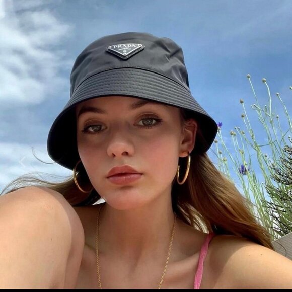 Verry cute baby blue bucket hat!! - Picture 2 of 2